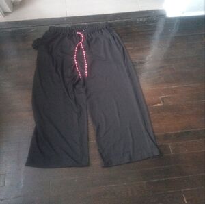 Curvzy Womans Black Color Lounge Pants Size 3XL Outdoors Brand New With Tags